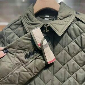 New Burberry Quilted Khaki Jacket with classic check lining
